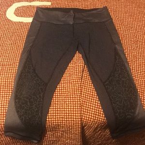 Lululemon black Capri leggings